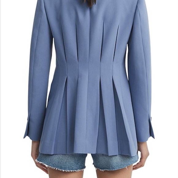 Smart casual - Picture 3 of 3